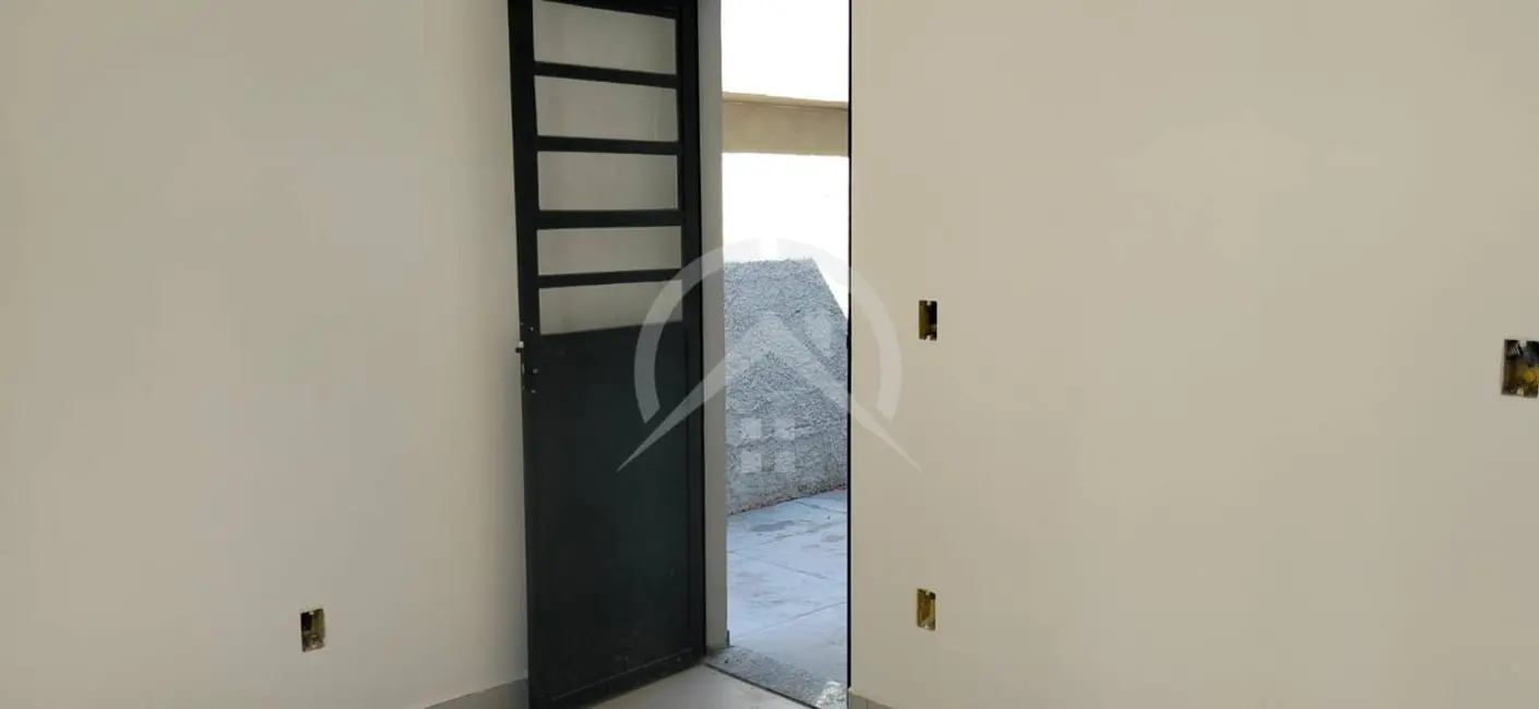 Casa com 2 quartos à venda, 148m2 em Jardim Santo Antônio, Atibaia - SP - imagem 3 Foto 3 de Casa com 2 quartos à venda, 148m2 em Jardim Santo Antônio, Atibaia - SP