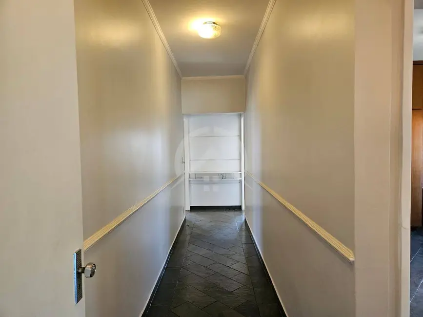 Foto 5 de Casa com 5 quartos à venda e para alugar, 300m2 em Centro, Atibaia - SP