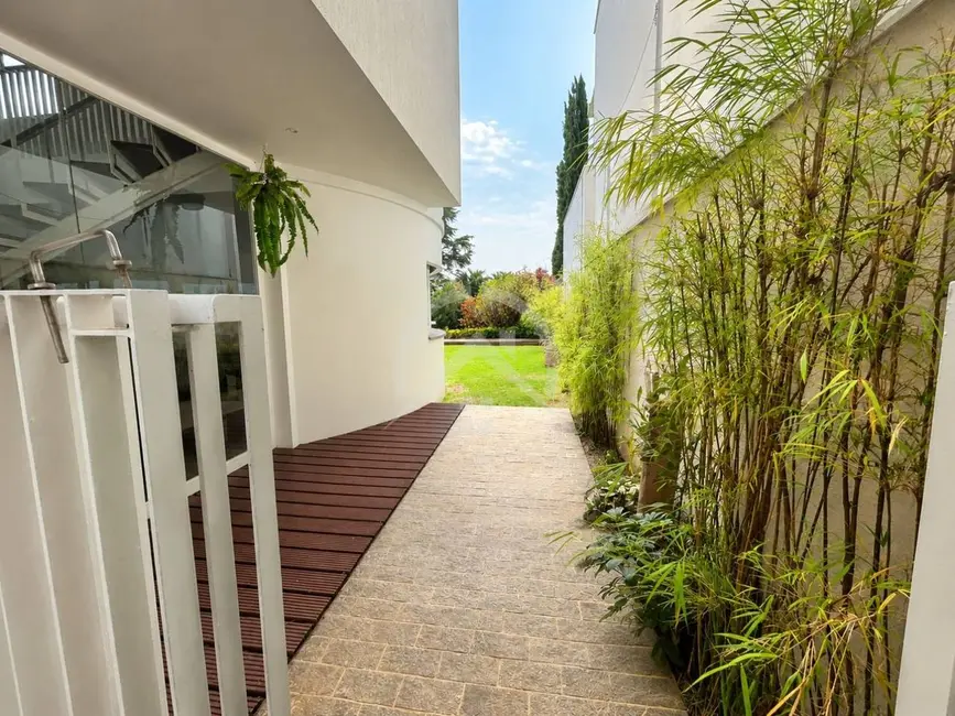 Casa com 4 quartos à venda, 1000m2 em Vila Esperia ou Giglio, Atibaia - SP - imagem 3 Foto 3 de Casa com 4 quartos à venda, 1000m2 em Vila Esperia ou Giglio, Atibaia - SP