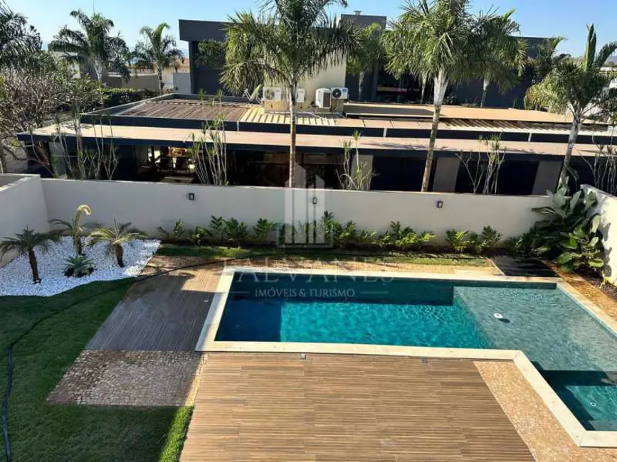 Casa de Condomínio com 6 quartos à venda, 370m2 em Rifaina - SP - imagem 2 Foto 2 de Casa de Condomínio com 6 quartos à venda, 370m2 em Rifaina - SP