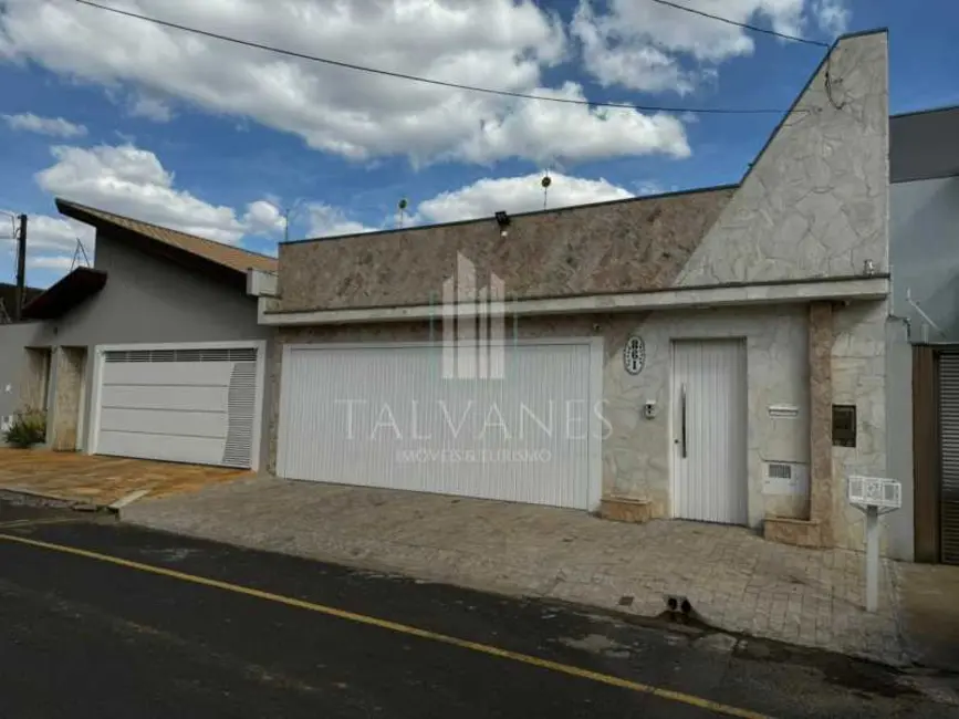 Foto 1 de Casa com 3 quartos à venda, 210m2 em Franca - SP