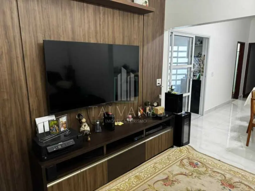 Foto 3 de Casa com 3 quartos à venda, 210m2 em Franca - SP