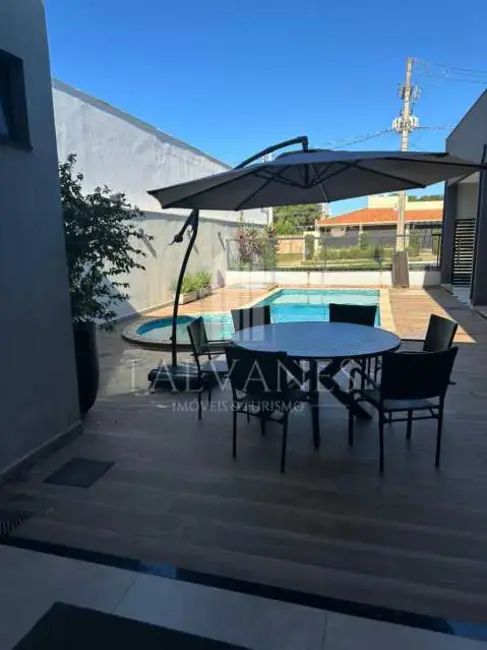 Casa de Condomínio com 3 quartos à venda e para alugar, 210m2 em Rifaina - SP - imagem 6 Foto 6 de Casa de Condomínio com 3 quartos à venda e para alugar, 210m2 em Rifaina - SP