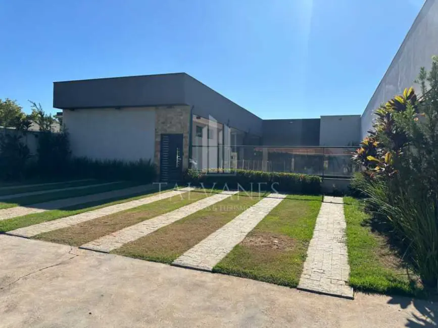 Foto 2 de Casa de Condomínio com 3 quartos à venda e para alugar, 210m2 em Rifaina - SP