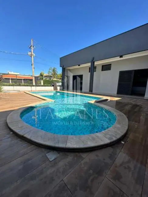 Casa de Condomínio com 3 quartos à venda e para alugar, 210m2 em Rifaina - SP - imagem 3 Foto 3 de Casa de Condomínio com 3 quartos à venda e para alugar, 210m2 em Rifaina - SP