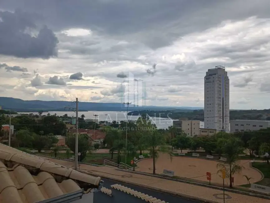 Foto 2 de Apartamento com 3 quartos para alugar em Rifaina - SP