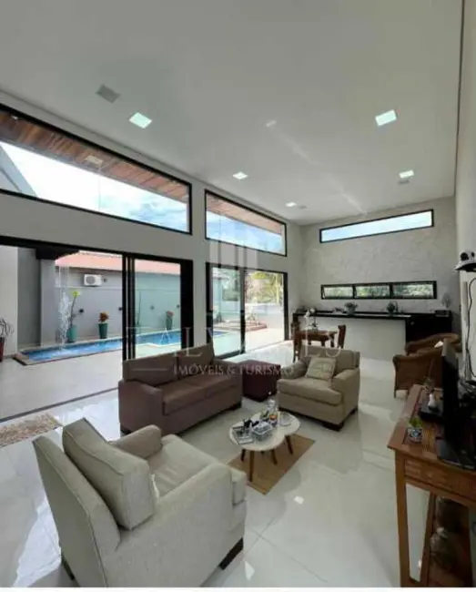 Casa de Condomínio com 3 quartos à venda, 226m2 em Rifaina - SP - imagem 5 Foto 5 de Casa de Condomínio com 3 quartos à venda, 226m2 em Rifaina - SP