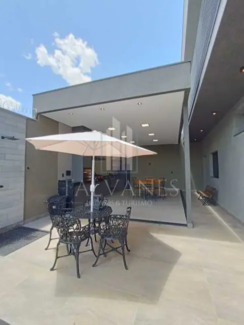 Foto 7 de Casa com 4 quartos à venda e para alugar, 211m2 em Rifaina - SP