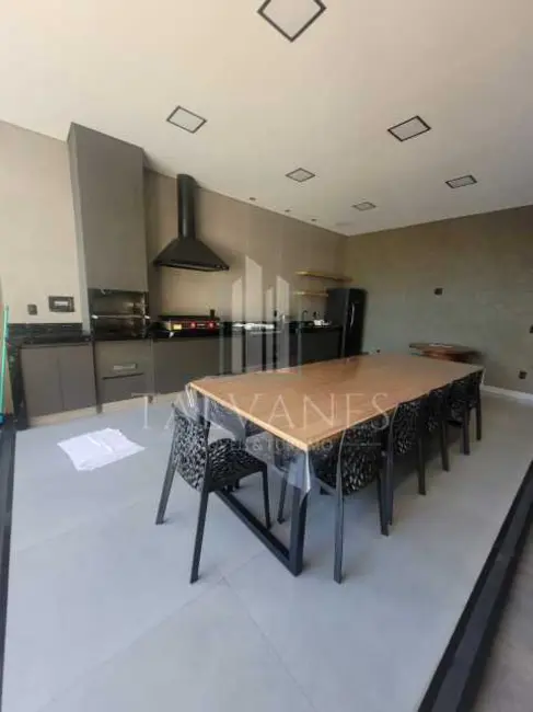Foto 2 de Casa com 4 quartos à venda e para alugar, 211m2 em Rifaina - SP