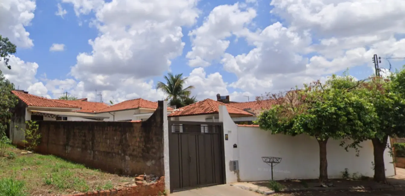 Foto 2 de Casa com 2 quartos à venda, 123m2 em Itapolis - SP