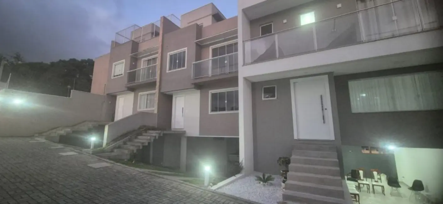 Foto 1 de Sobrado com 3 quartos à venda, 209m2 em Campo Comprido, Curitiba - PR