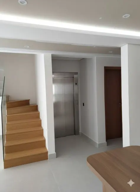 Foto 5 de Casa com 3 quartos à venda, 191m2 em Santa Felicidade, Curitiba - PR