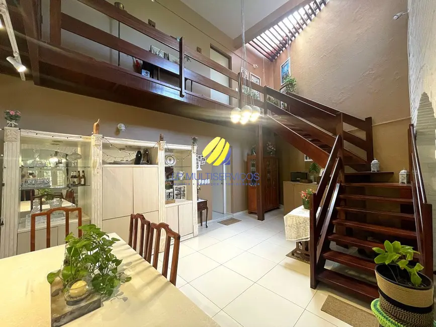 Foto 3 de Casa com 4 quartos à venda, 200m2 em Edson Queiroz, Fortaleza - CE