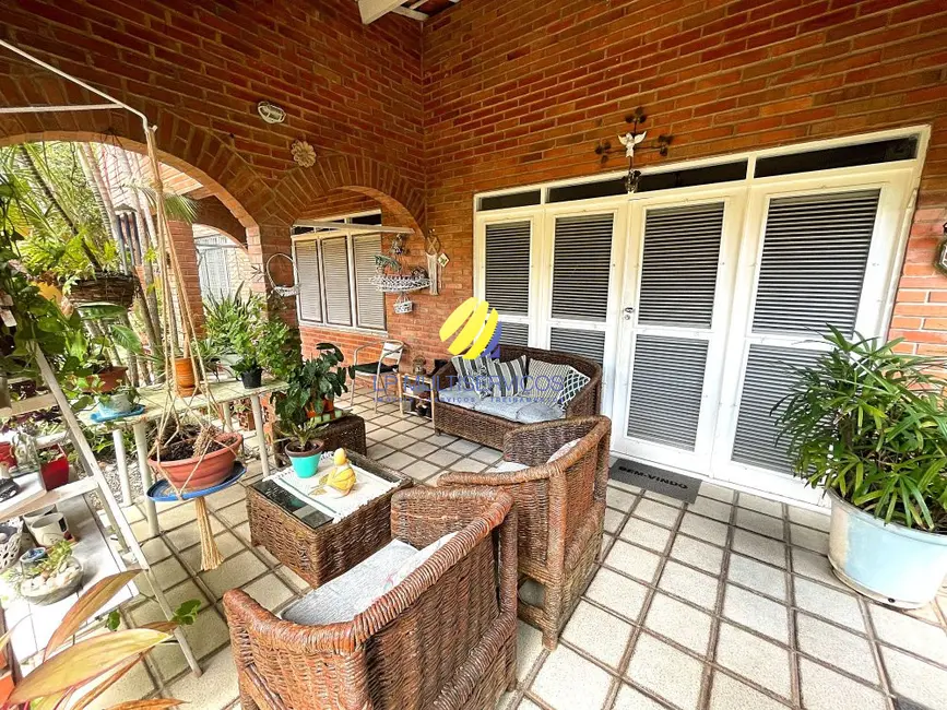 Foto 2 de Casa com 4 quartos à venda, 200m2 em Edson Queiroz, Fortaleza - CE