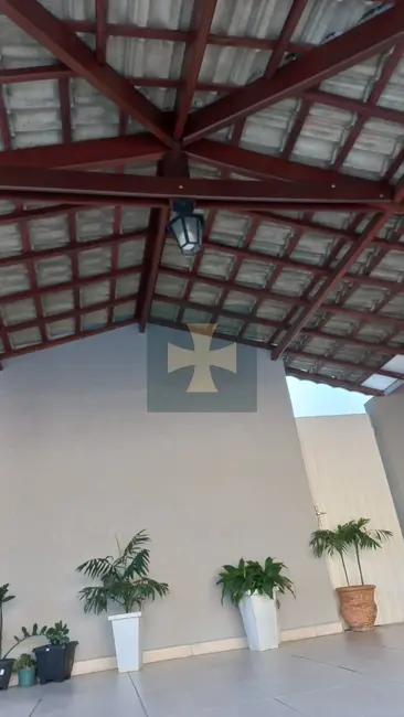 Casa com 3 quartos à venda, 165m2 em Jardim das Laranjeiras, Braganca Paulista - SP - imagem 3 Foto 3 de Casa com 3 quartos à venda, 165m2 em Jardim das Laranjeiras, Braganca Paulista - SP