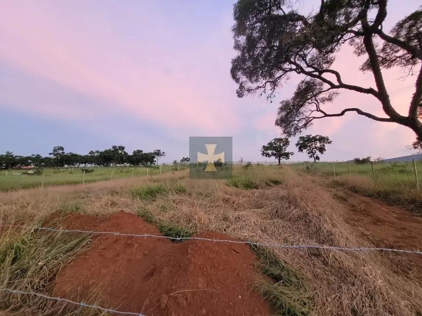 Foto 2 de Terreno / Lote à venda, 1950m2 em Curitibanos, Braganca Paulista - SP
