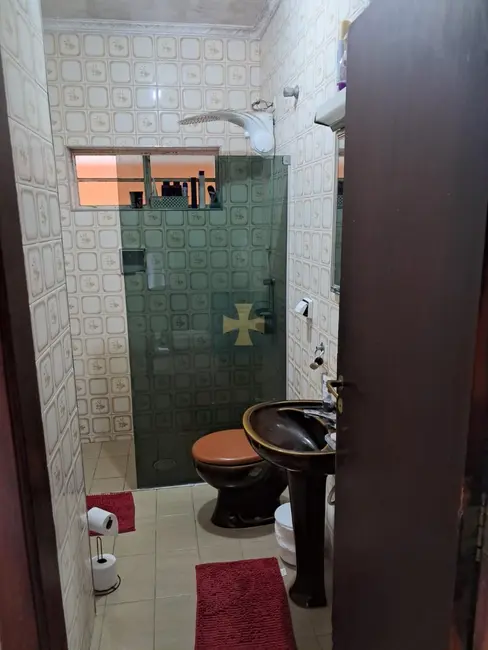 Casa com 3 quartos à venda, 200m2 em Jardim Santa Rita de Cássia, Braganca Paulista - SP - imagem 3 Foto 3 de Casa com 3 quartos à venda, 200m2 em Jardim Santa Rita de Cássia, Braganca Paulista - SP