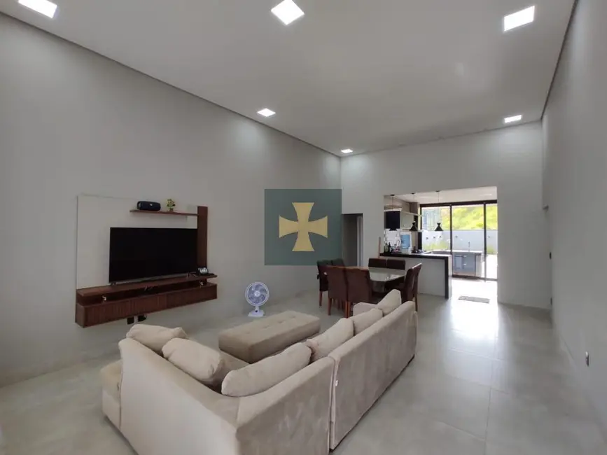 Foto 6 de Casa com 3 quartos para alugar, 250m2 em Braganca Paulista - SP