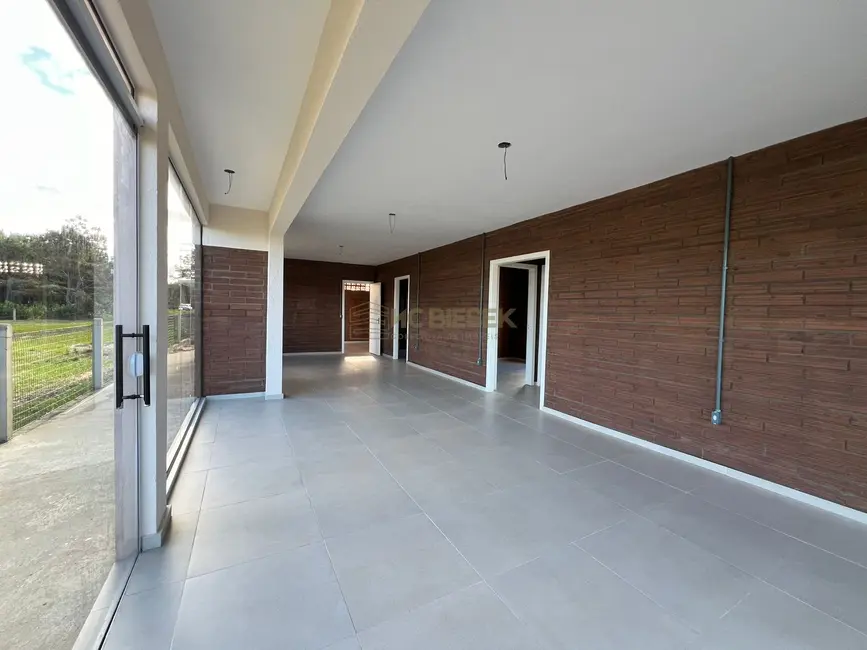 Foto 3 de Casa com 3 quartos à venda, 110m2 em Arroio Do Sal - RS