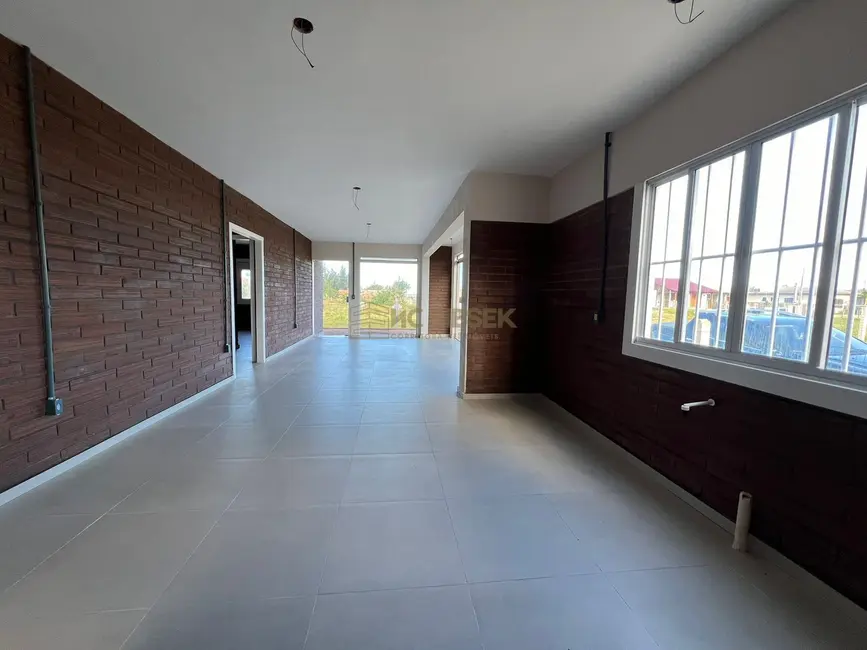 Foto 9 de Casa com 3 quartos à venda, 110m2 em Arroio Do Sal - RS