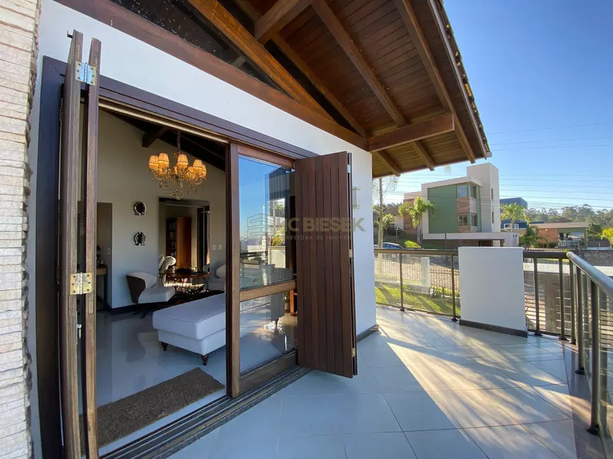 Foto 7 de Casa com 4 quartos à venda, 736m2 em Torres - RS