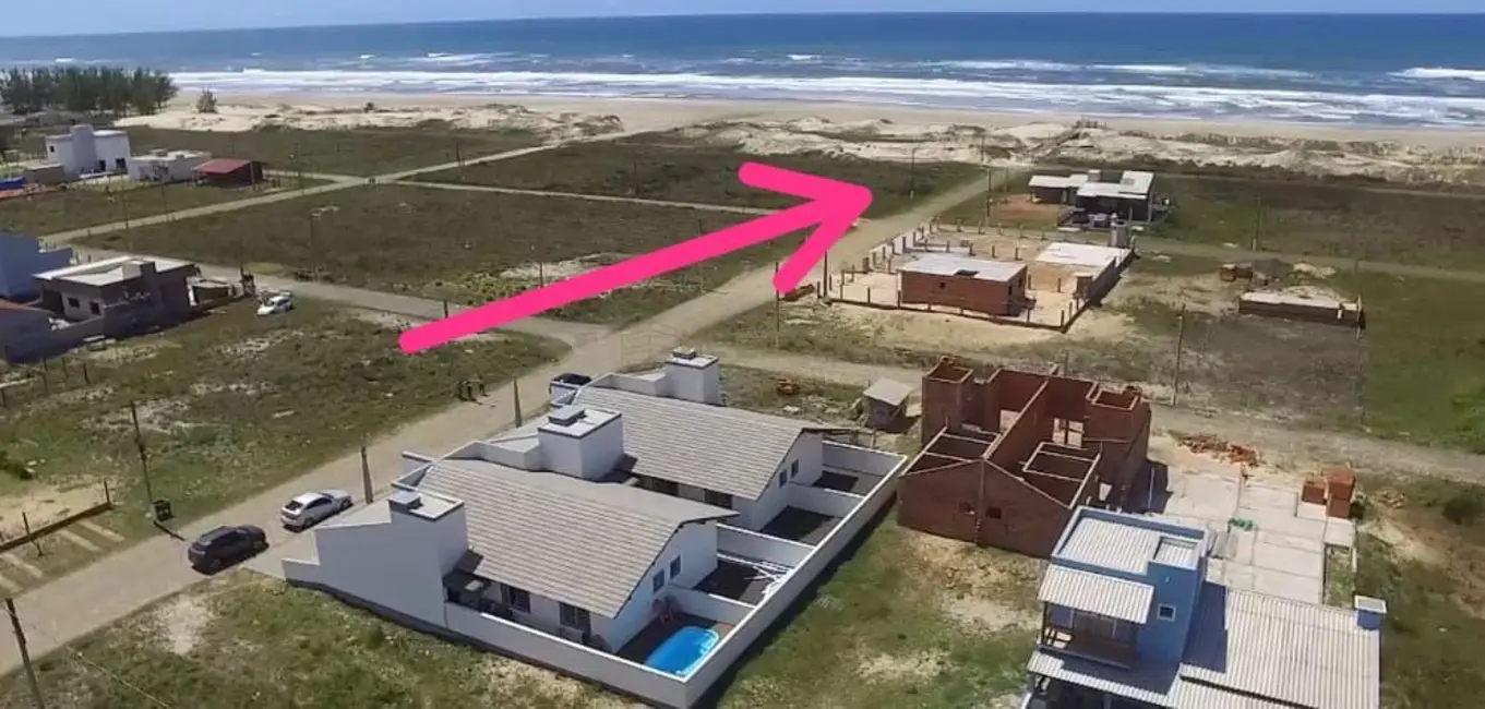 Foto 1 de Terreno / Lote à venda, 300m2 em Passo De Torres - SC