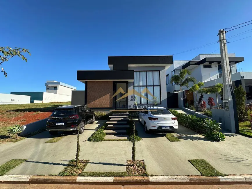 Foto 1 de Casa de Condomínio com 3 quartos à venda, 360m2 em Tatui - SP