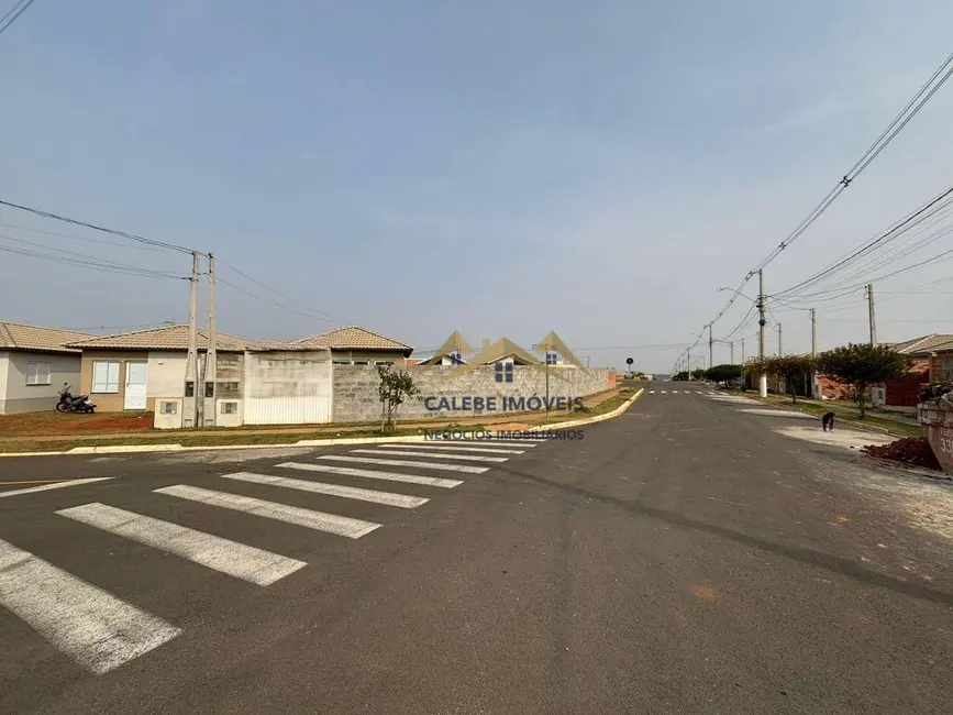 Foto 2 de Casa com 2 quartos à venda, 440m2 em Tatui - SP
