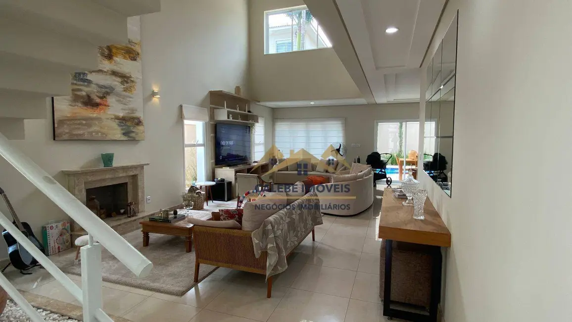 Foto 2 de Casa de Condomínio com 4 quartos à venda, 450m2 em Bosques do Junqueira, Tatui - SP