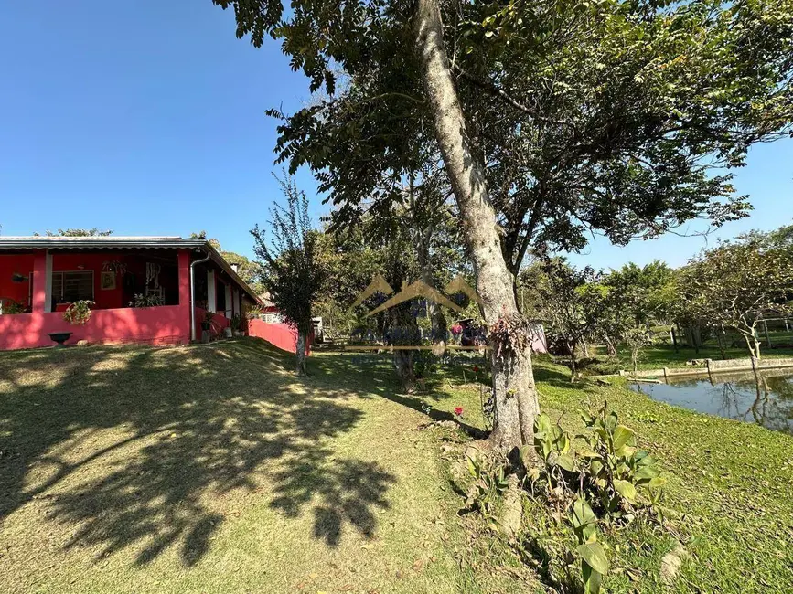 Foto 2 de Chácara com 3 quartos à venda, 4000m2 em Tatui - SP