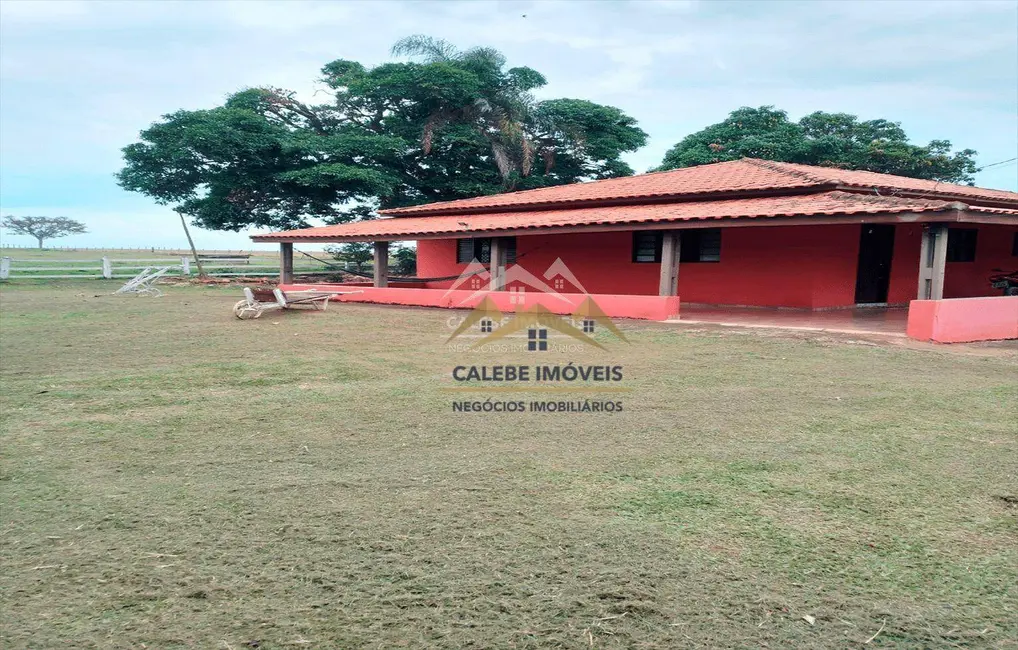 Chácara com 3 quartos à venda, 36000m2 em Cesario Lange - SP - imagem 4 Foto 4 de Chácara com 3 quartos à venda, 36000m2 em Cesario Lange - SP