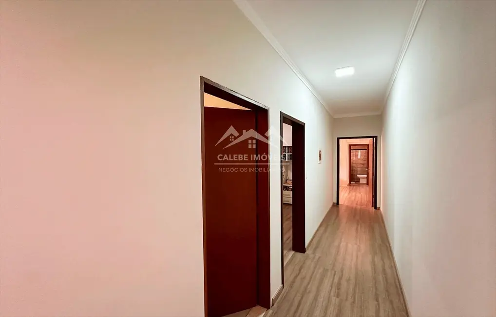 Foto 8 de Casa com 3 quartos à venda, 300m2 em Lincoln Parque, Tatui - SP