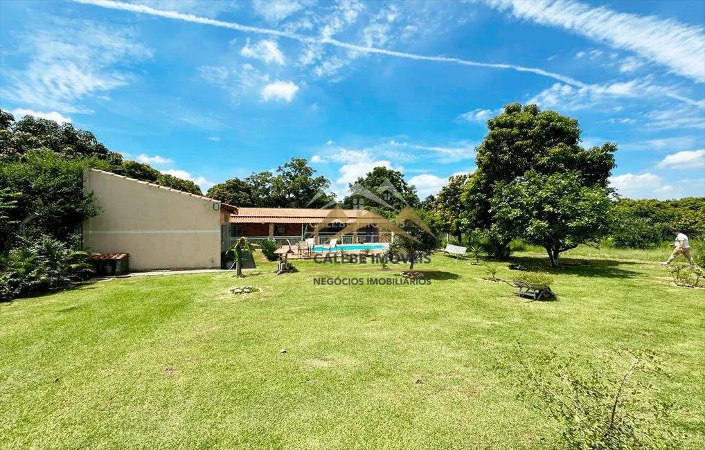 Foto 2 de Chácara com 4 quartos à venda, 1000m2 em Portal das Nogueiras, Tatui - SP