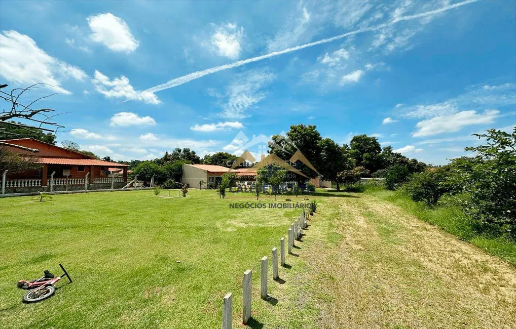 Foto 1 de Chácara com 4 quartos à venda, 1000m2 em Portal das Nogueiras, Tatui - SP