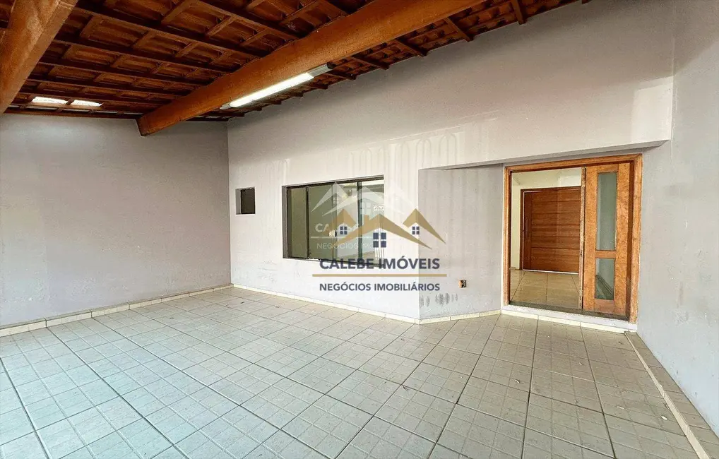 Foto 2 de Casa com 2 quartos à venda, 162m2 em Jardim Manoel de Abreu, Tatui - SP