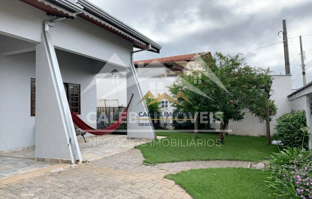 Foto 2 de Sobrado com 4 quartos à venda, 360m2 em Nova Tatuí, Tatui - SP