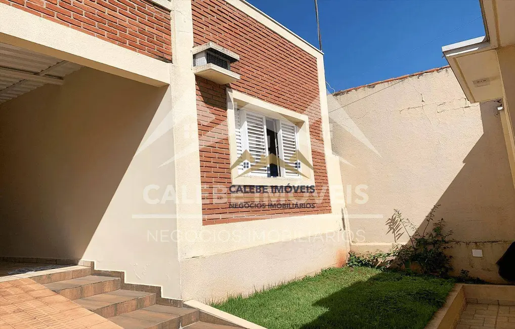 Foto 2 de Casa com 2 quartos à venda, 240m2 em Centro, Tatui - SP