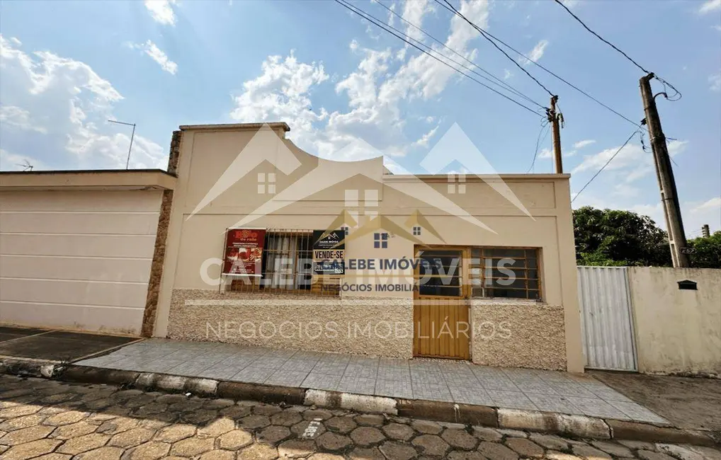 Foto 1 de Casa com 2 quartos à venda, 175m2 em Chácara Junqueira, Tatui - SP