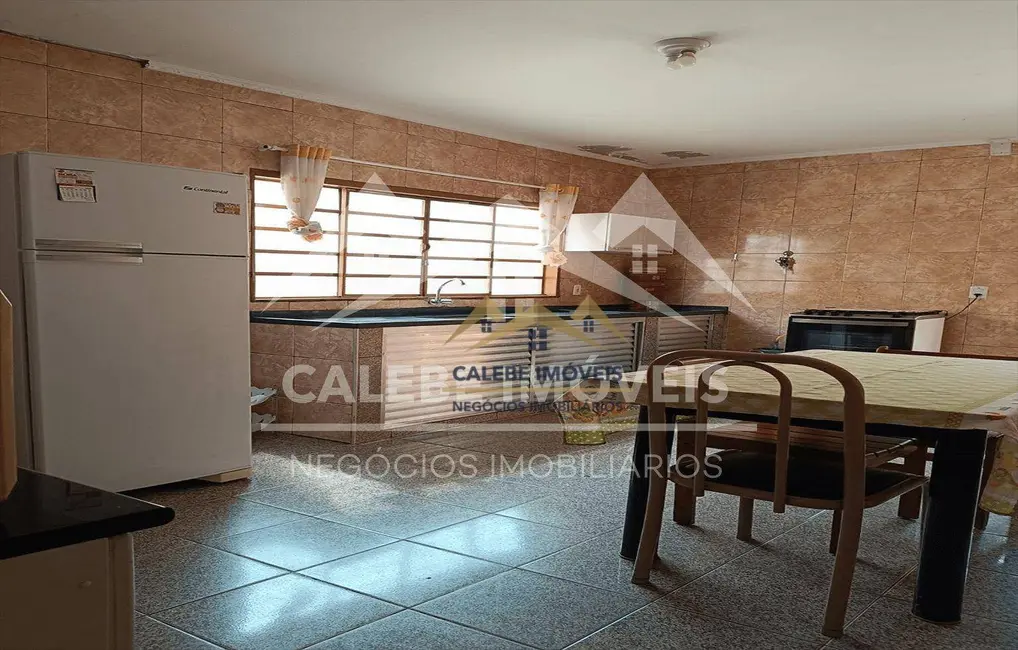 Foto 3 de Casa com 3 quartos à venda, 250m2 em Vila Santa Adelia, Tatui - SP