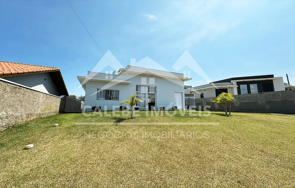 Foto 1 de Casa com 3 quartos à venda, 900m2 em Residencial Ecopark, Tatui - SP