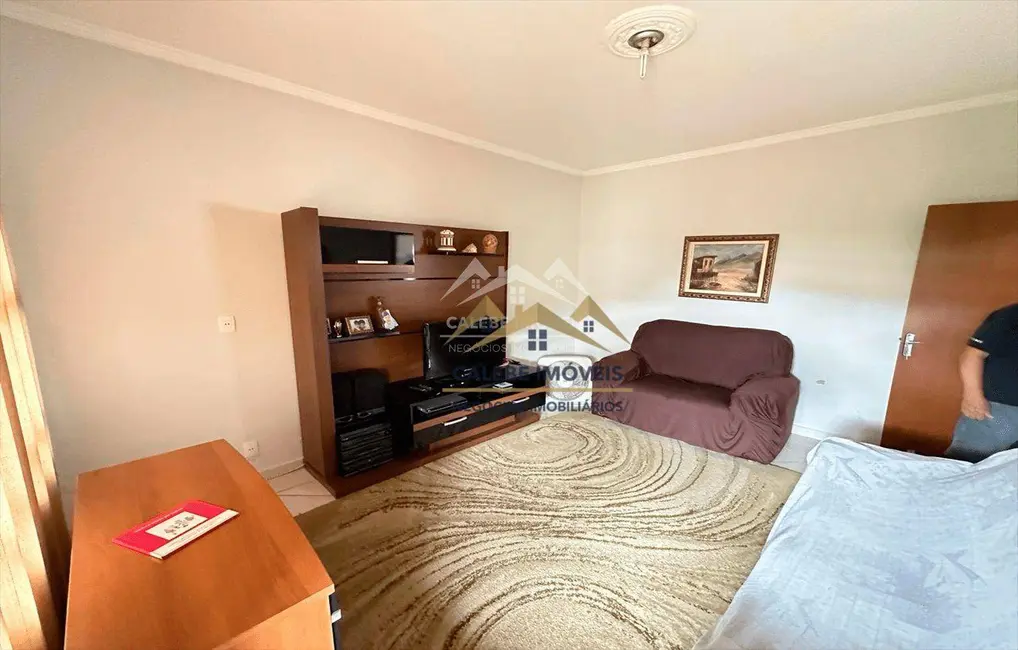 Foto 4 de Casa com 3 quartos à venda, 300m2 em Jardim Saba, Tatui - SP