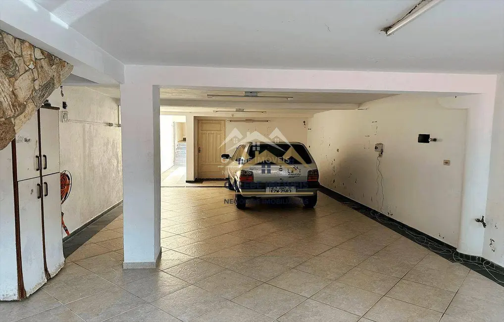 Foto 2 de Sobrado com 5 quartos à venda, 150m2 em Vila Santa Luzia, Tatui - SP