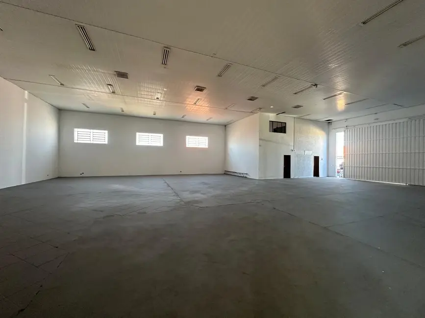 Foto 4 de Armazém / Galpão para alugar, 1500m2 em Lincoln Parque, Tatui - SP