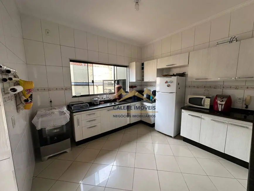 Foto 8 de Casa com 3 quartos à venda, 275m2 em Chácara Junqueira, Tatui - SP