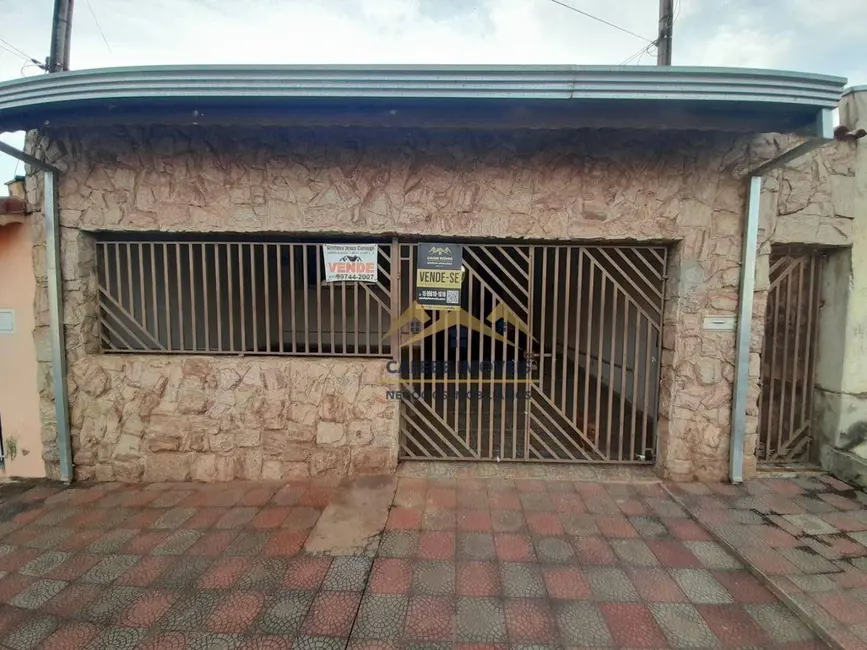 Foto 1 de Casa com 2 quartos à venda, 181m2 em Jardim Rosa Garcia, Tatui - SP