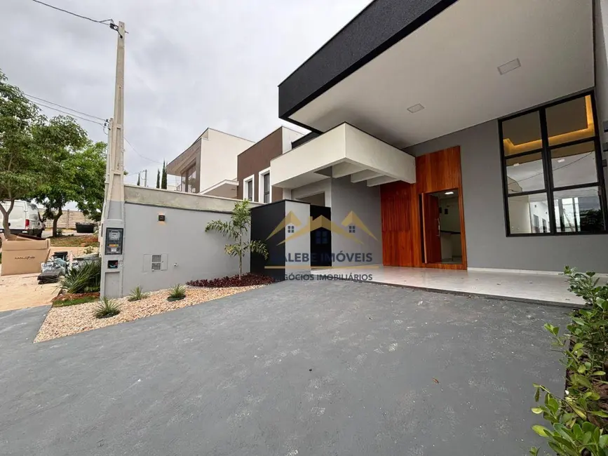 Foto 2 de Casa com 2 quartos à venda, 175m2 em Tatui - SP