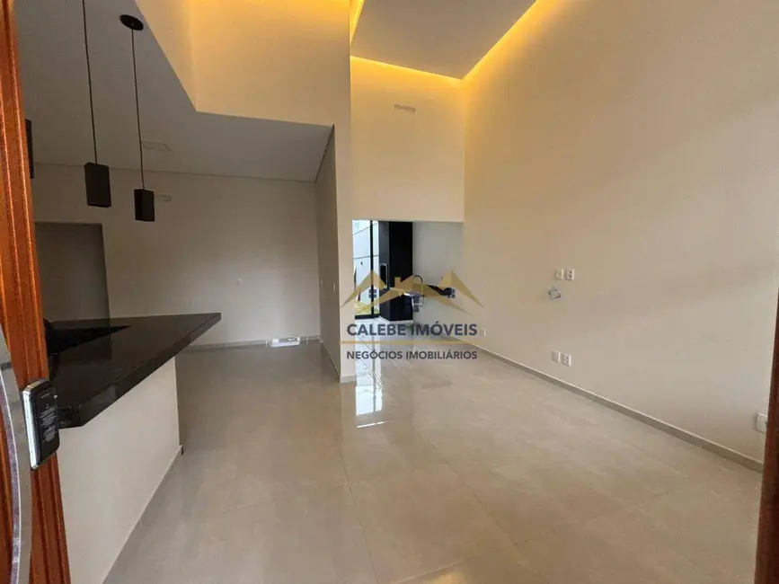 Foto 6 de Casa com 2 quartos à venda, 175m2 em Tatui - SP