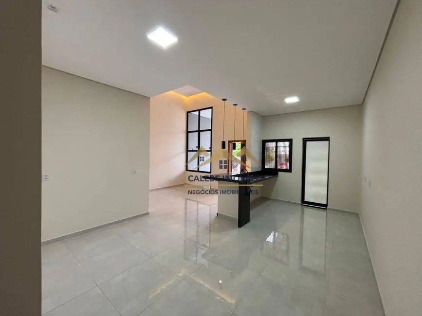 Foto 4 de Casa com 2 quartos à venda, 175m2 em Tatui - SP