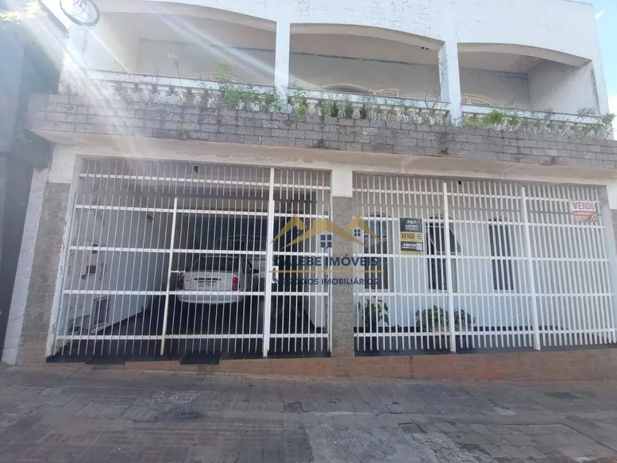 Foto 1 de Sobrado com 4 quartos à venda, 300m2 em Centro, Tatui - SP