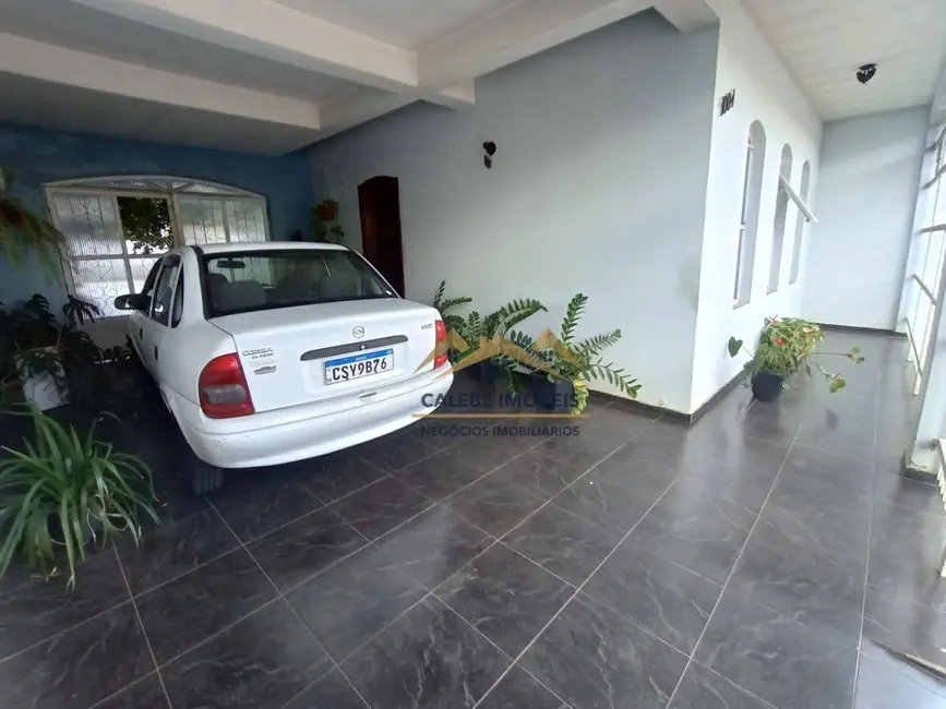 Foto 2 de Sobrado com 4 quartos à venda, 300m2 em Centro, Tatui - SP